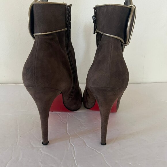 $1200 CHRISTIAN LOUBOUTIN ELEPHANT GREY TROTTINETTE SUEDE ANKLE BOOTS SZ 39 - Picture 5 of 9